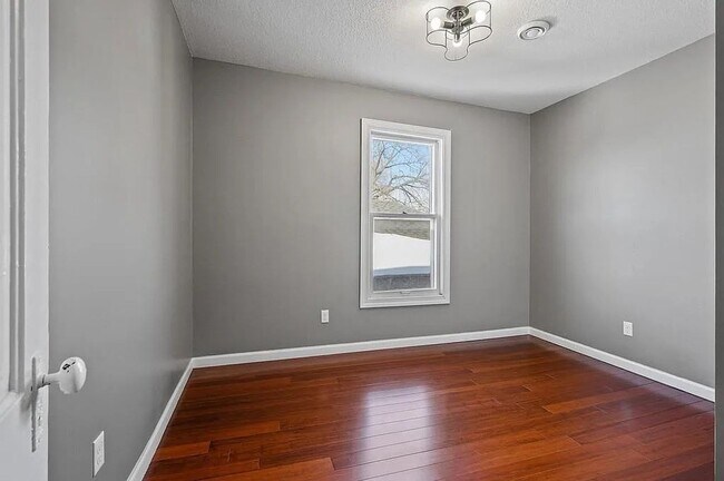 Photo - 2906 NE Tyler St Unidad 2