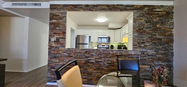 Photo - 2965 Pharr Ct S Northwest Unit 316