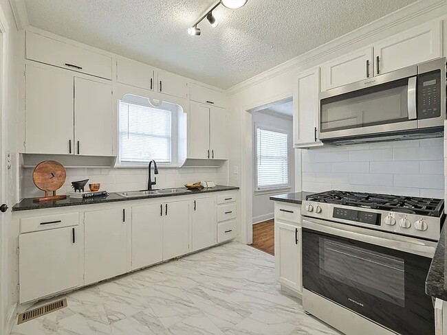 Photo - 2100 NW 33rd St