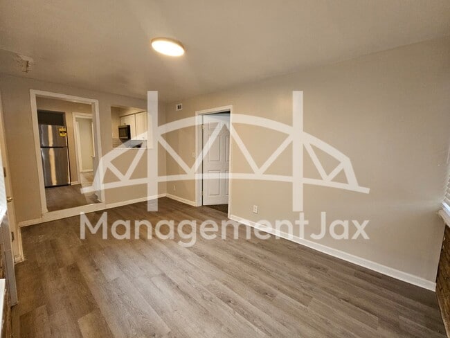 Photo - 5201 Janice Cir S