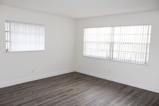 Pompano Palms Apartments
