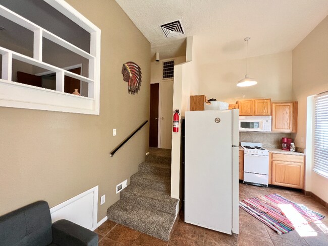 Photo - 5400 Marble Ave Unidad 3