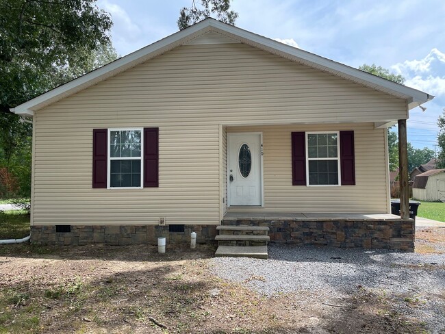3 Bedroom, 2 Bath Home Located in Tullahoma - 3 Bedroom, 2 Bath Home Located in Tullahoma
