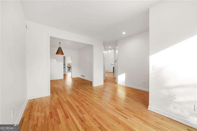 Photo - 1086 Pine Grove Ave NE