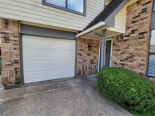 Photo - 3335 Briaroaks Dr