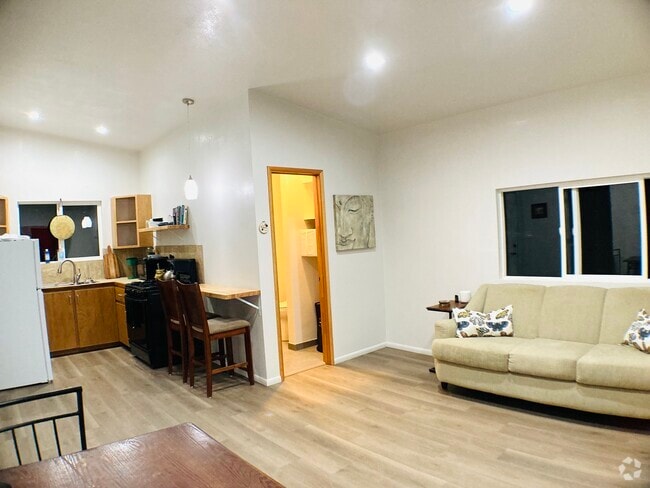 Building Photo - 466 8th Rental