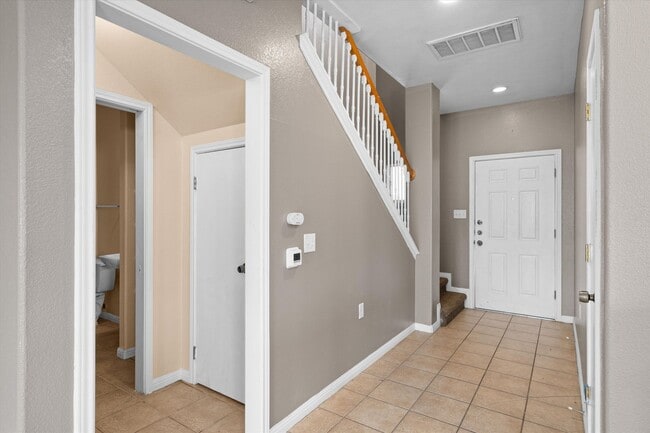 Photo - 7502 Lazy Creek Dr