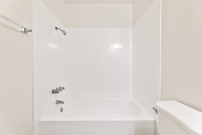 Photo - 10535 Lindley Avenue