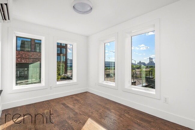 Photo - Kent Avenue, New York, NY 11249 - 4 BR 3 BA house