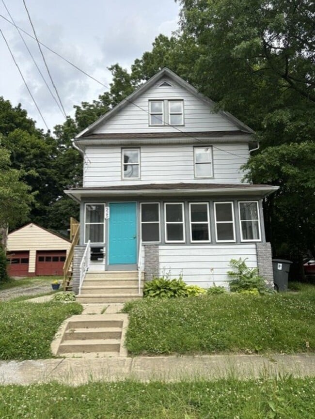 Building Photo - 325 Para Ave Unit Upper