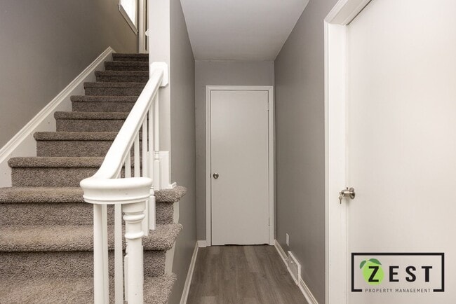 Photo - 5235 Chatsworth St Unit 5237 Chatsworth - Upper