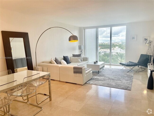 Building Photo - 10275 Collins Ave Unit 630 Rental