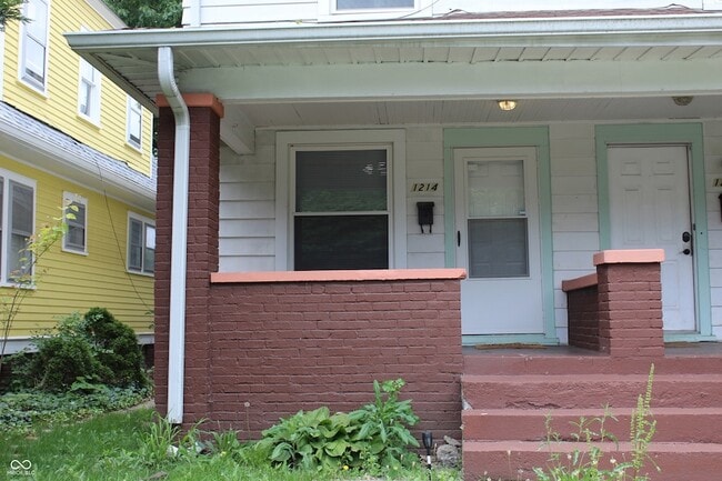 1214 N Oakland Ave