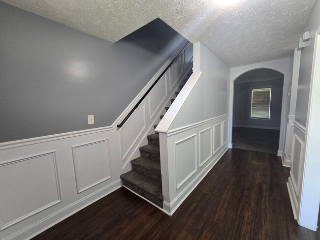 103 Flag Dr