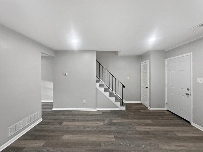 Photo - 4344 Roberton Ave Townhome