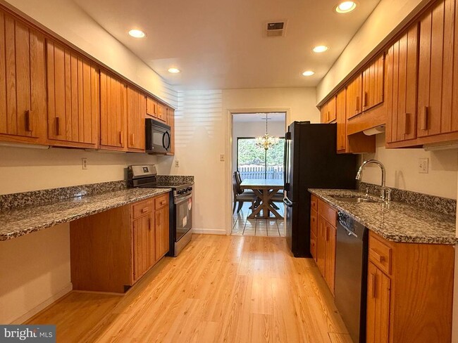 Photo - 71 Oak Knoll Dr