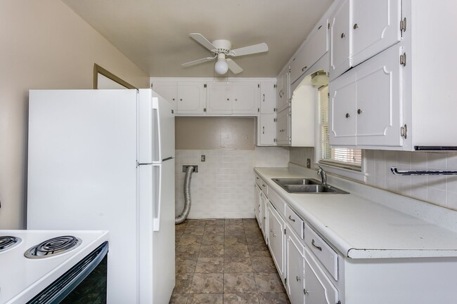 Photo - 3 bedroom 1 bath home in Derby