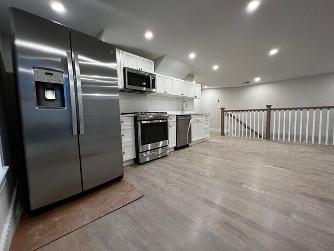 Photo - 13 Greylock Rd