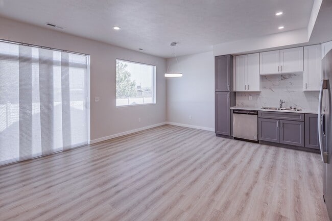 Photo - 7205 E Pacific Way Unidad #2