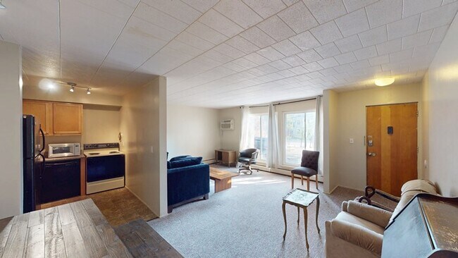 Photo - 628 Packard St