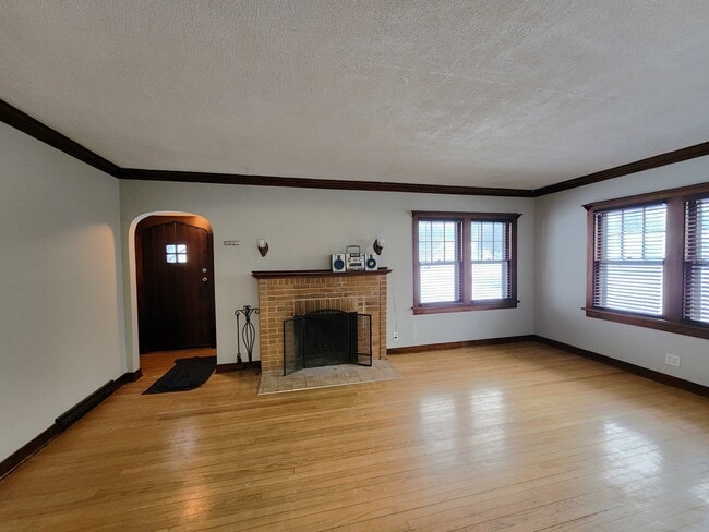 Photo - 365 Vandalia St