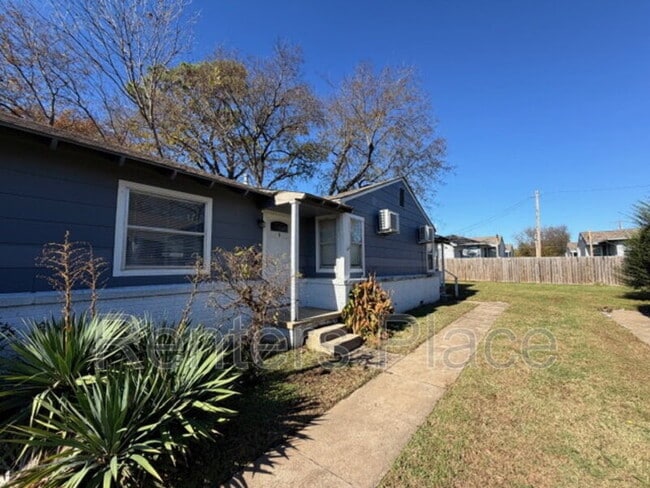 Photo - 2915 E Easton St Unit #C