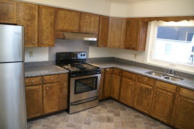 Photo - 619 Hepburn St