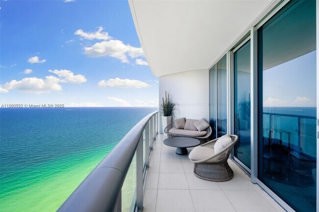 Building Photo - 17001 Collins Ave Unit 3904