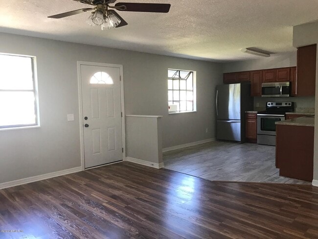 Photo - 1055 STOCKS St