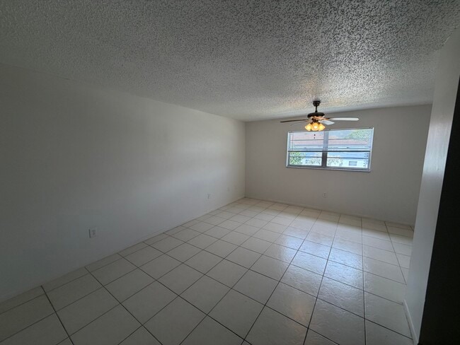 650 SW 2nd Ave Unidad 248E