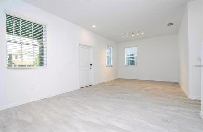 Photo - 13890 Title Wy