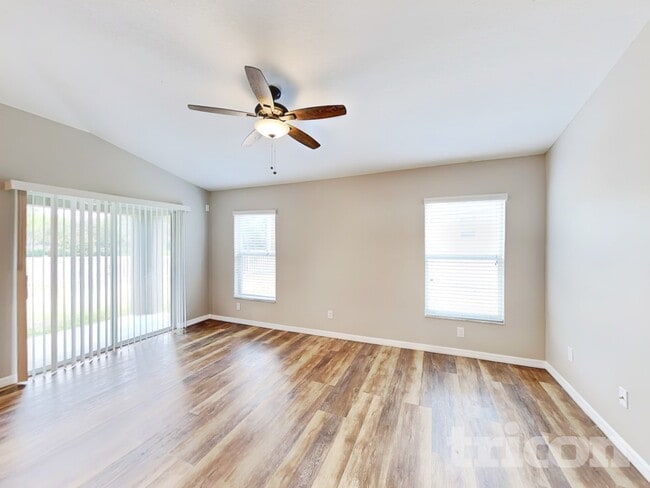 Photo - 13928 Reindeer Cir