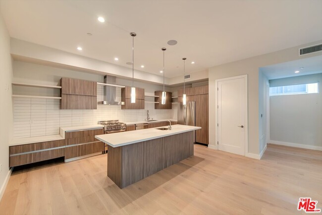 Photo - 723 Huntley Dr