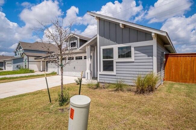 Photo - Thriving 3 Bedroom, 2 Bath Home in San Marcos Trace Community!