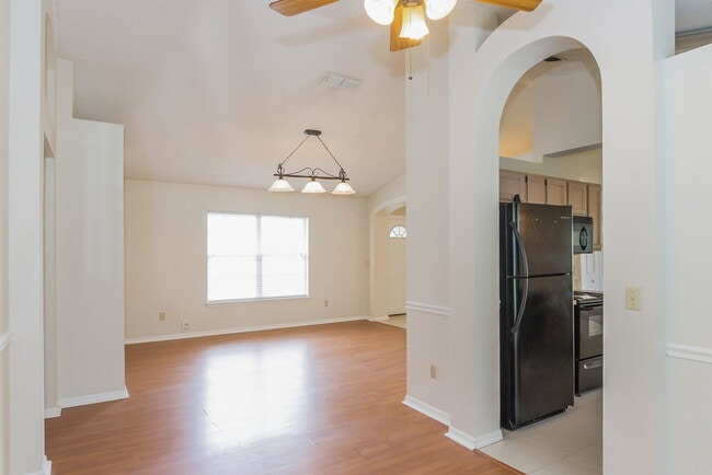 Photo - 7624 Pilgrims Trace Dr