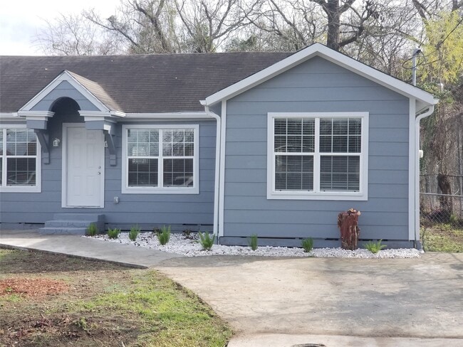 Building Photo - 951 Reverend B J Lewis Dr