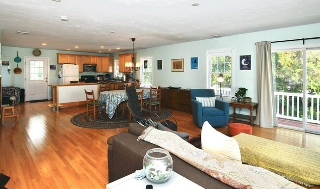 Photo - 18 D St