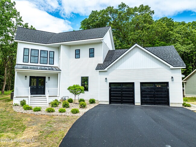 Photo - 118 Old Niskayuna Rd