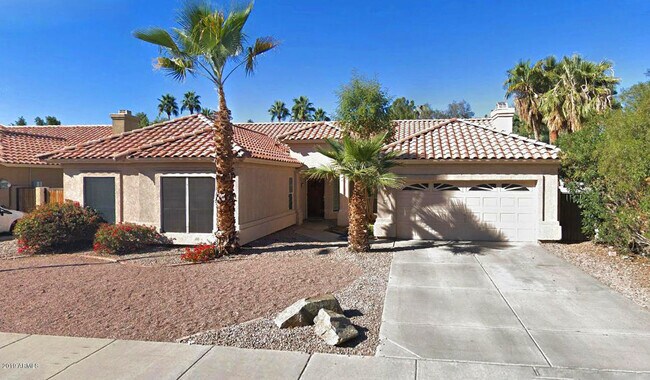 Building Photo - 724 N Yucca St Rental