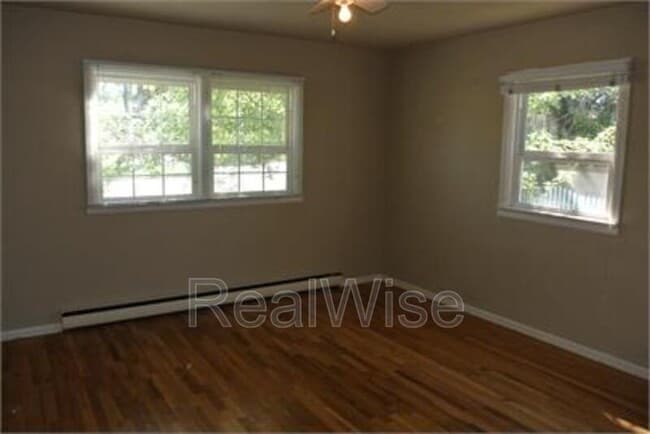 Photo - 1239 NW Dogwood Ave