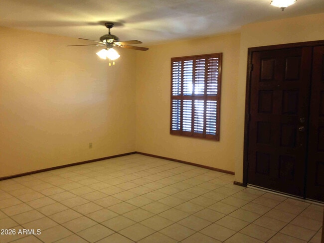 Photo - 701 W Summit Pl
