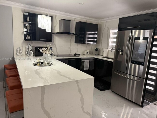 Photo - 2837 W 75th St