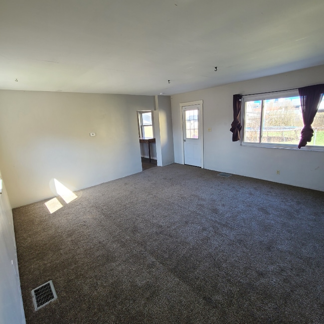 Building Photo - 1105 E 1st Ave Unit 1 Rental
