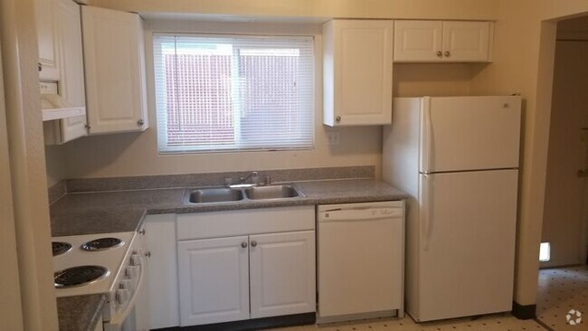 Building Photo - COMING SOON! Rental