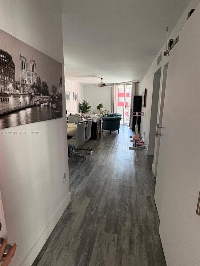 Building Photo - 1750 W 46th St Unit 312