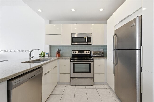Photo - 1020 Meridian Ave Unidad 902