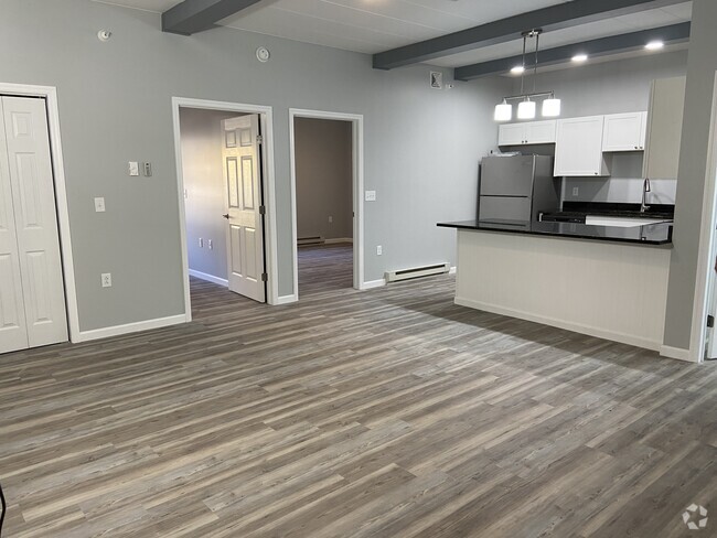 Building Photo - 23 Charles St Unit 1 Rental