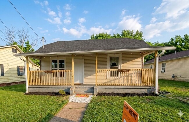 Building Photo - NEW LISTING