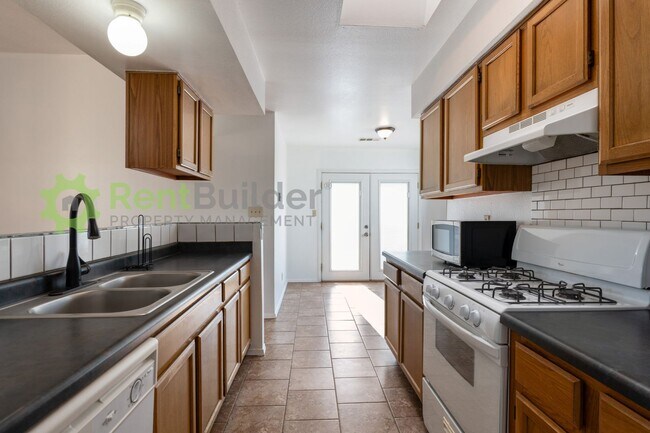 Photo - 1864 Blackberry Rd NE