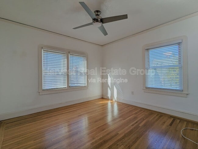 Photo - 4736 Meldon Ave